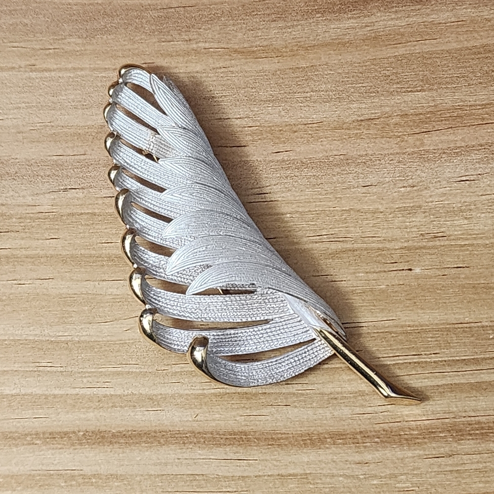 💎 Vintage Silver Enamel Gold Leaf Brooch 💎